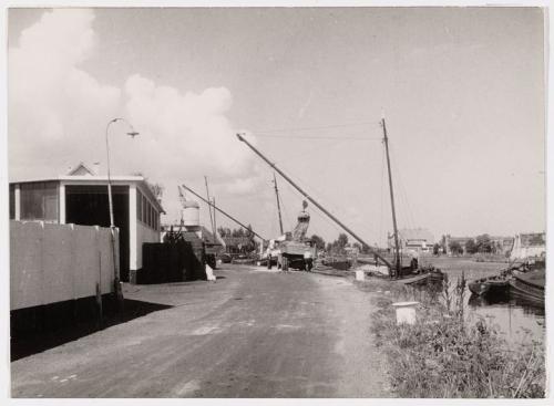 357_1950_ca_zelflossers_bij_decindu_in_uithoorn